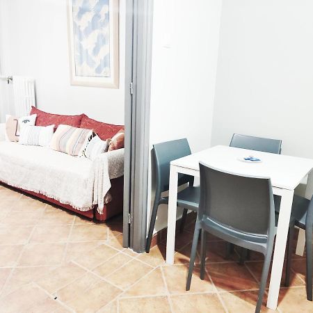 Under The Rock Of Acropolis By Yha Apartment Athens Luaran gambar