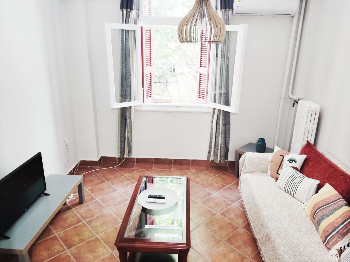 Under The Rock Of Acropolis By Yha Apartment Athens Luaran gambar